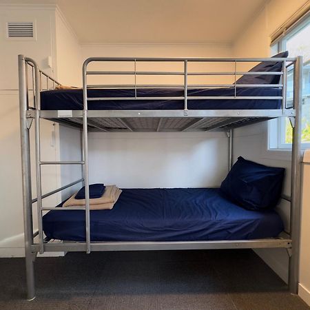 Waiheke Backpackers Hostel Onetangi ภายนอก รูปภาพ
