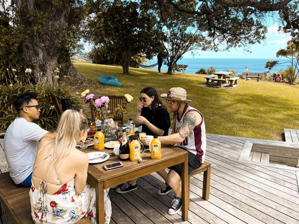 Waiheke Backpackers Hostel Onetangi ภายนอก รูปภาพ