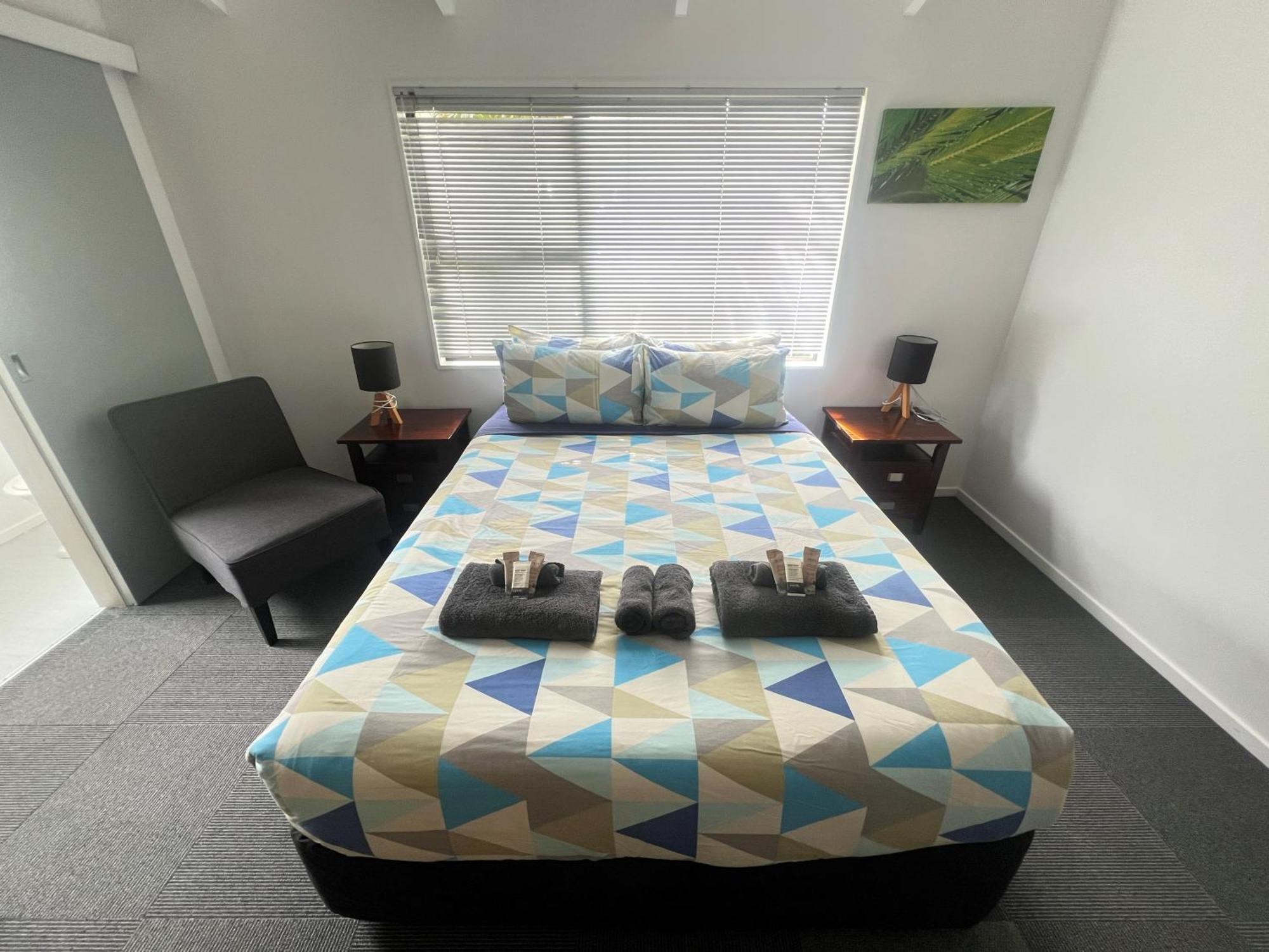 Waiheke Backpackers Hostel Onetangi ภายนอก รูปภาพ