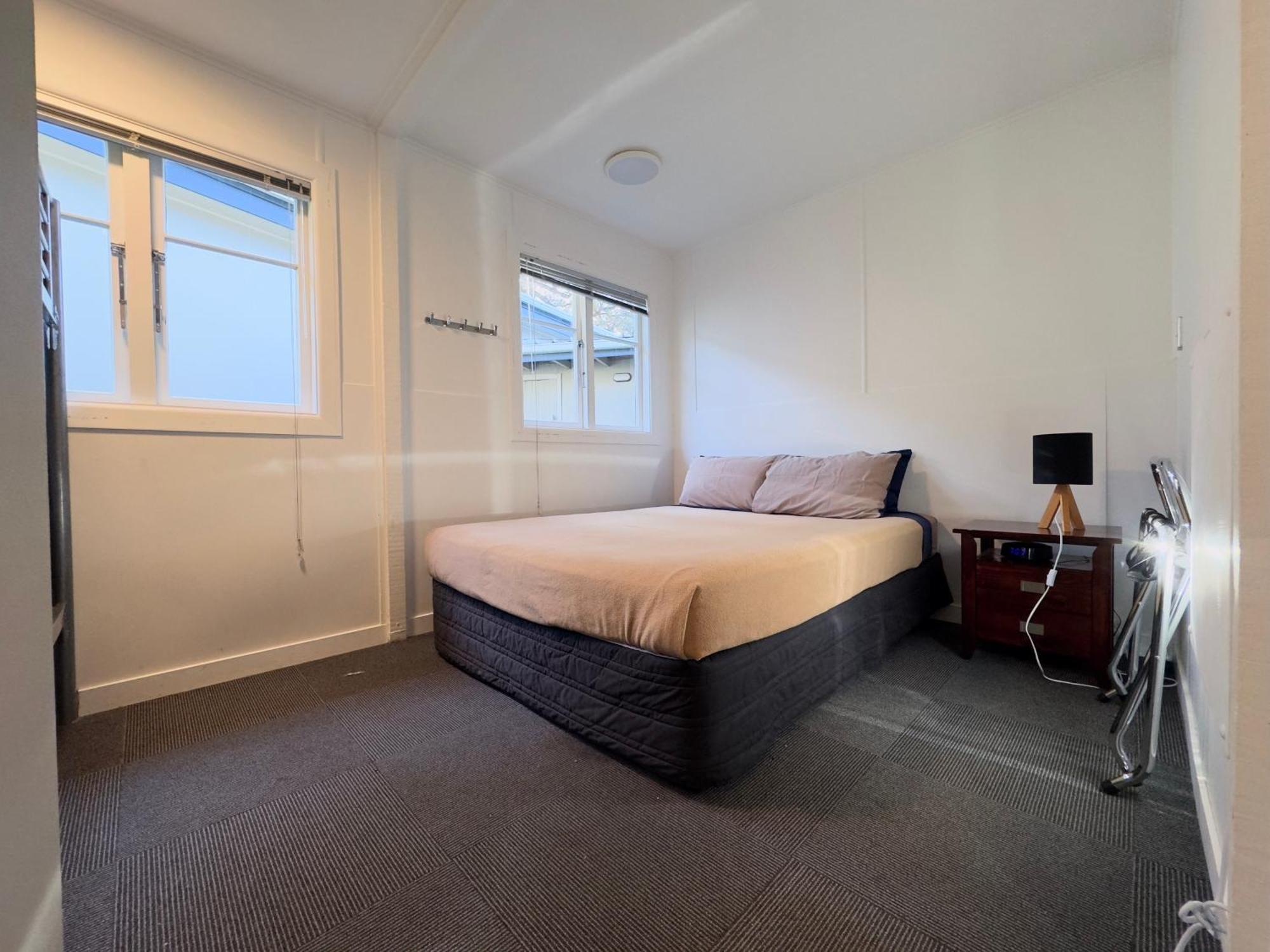 Waiheke Backpackers Hostel Onetangi ภายนอก รูปภาพ