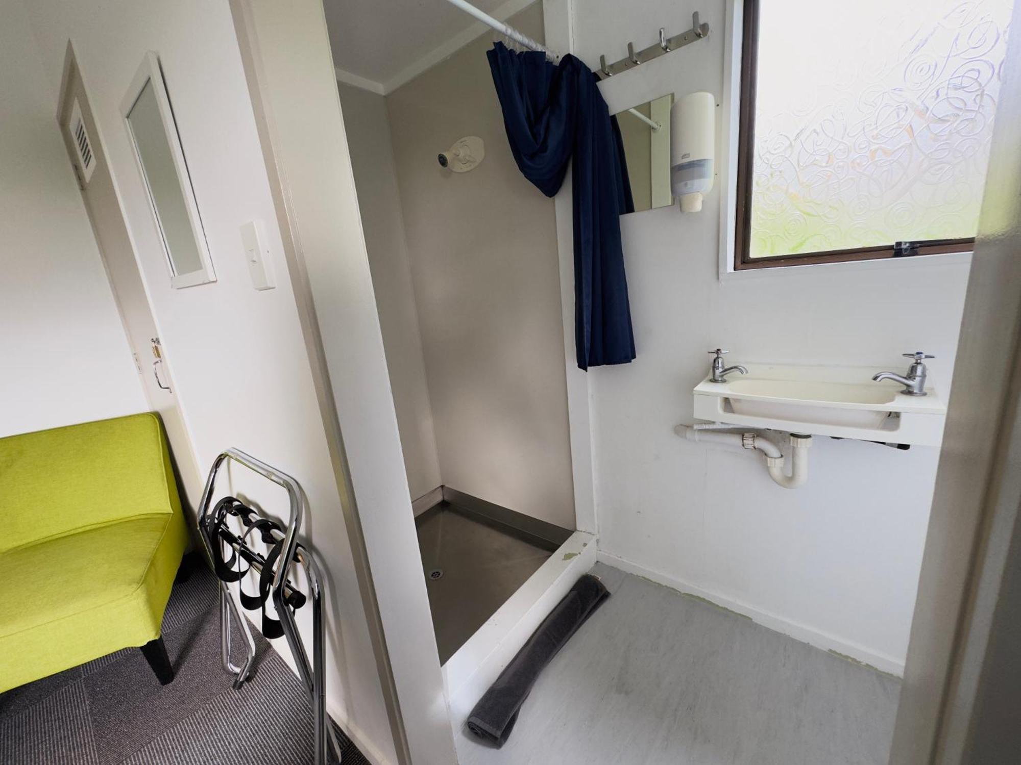 Waiheke Backpackers Hostel Onetangi ภายนอก รูปภาพ