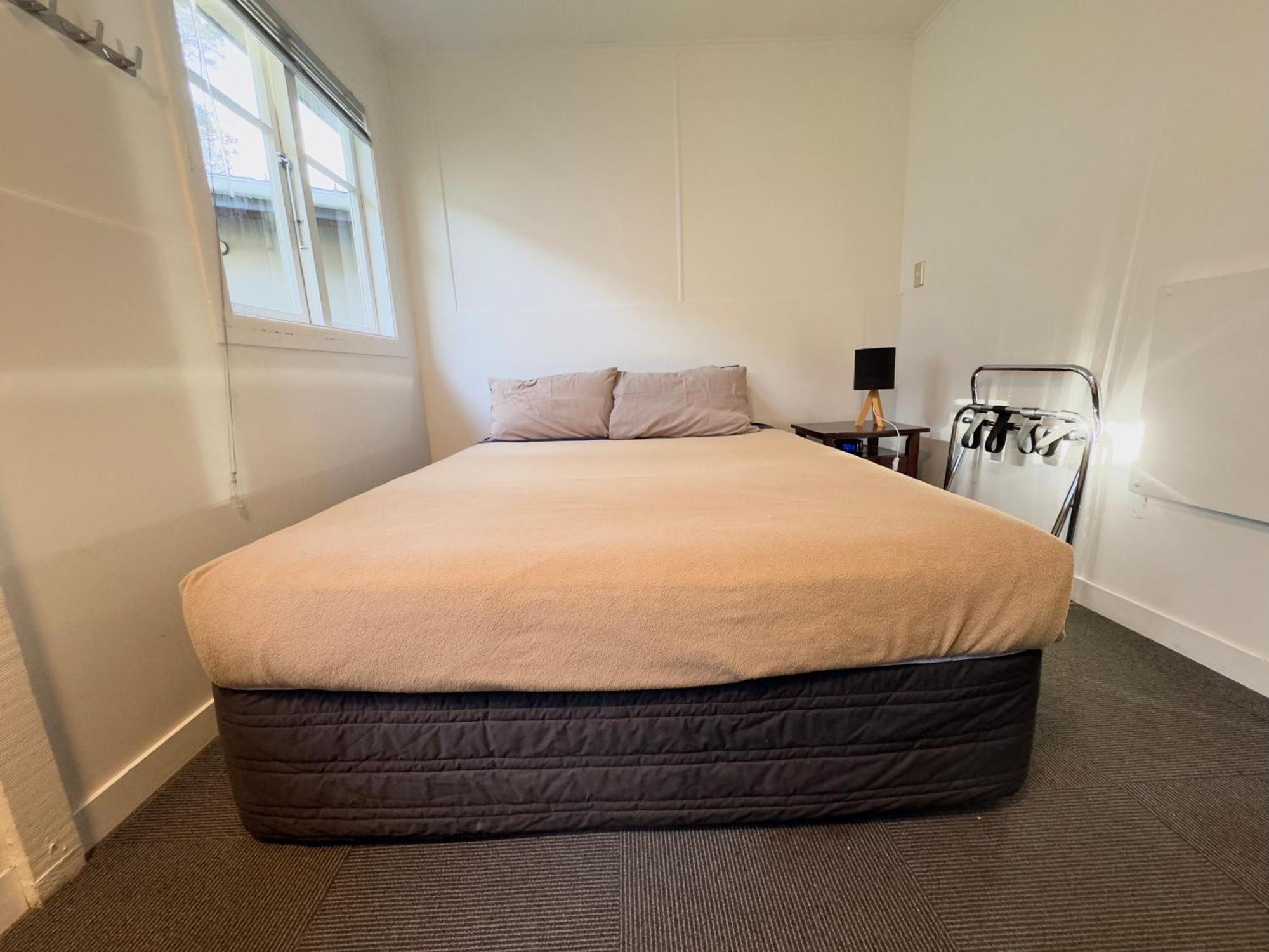 Waiheke Backpackers Hostel Onetangi ภายนอก รูปภาพ