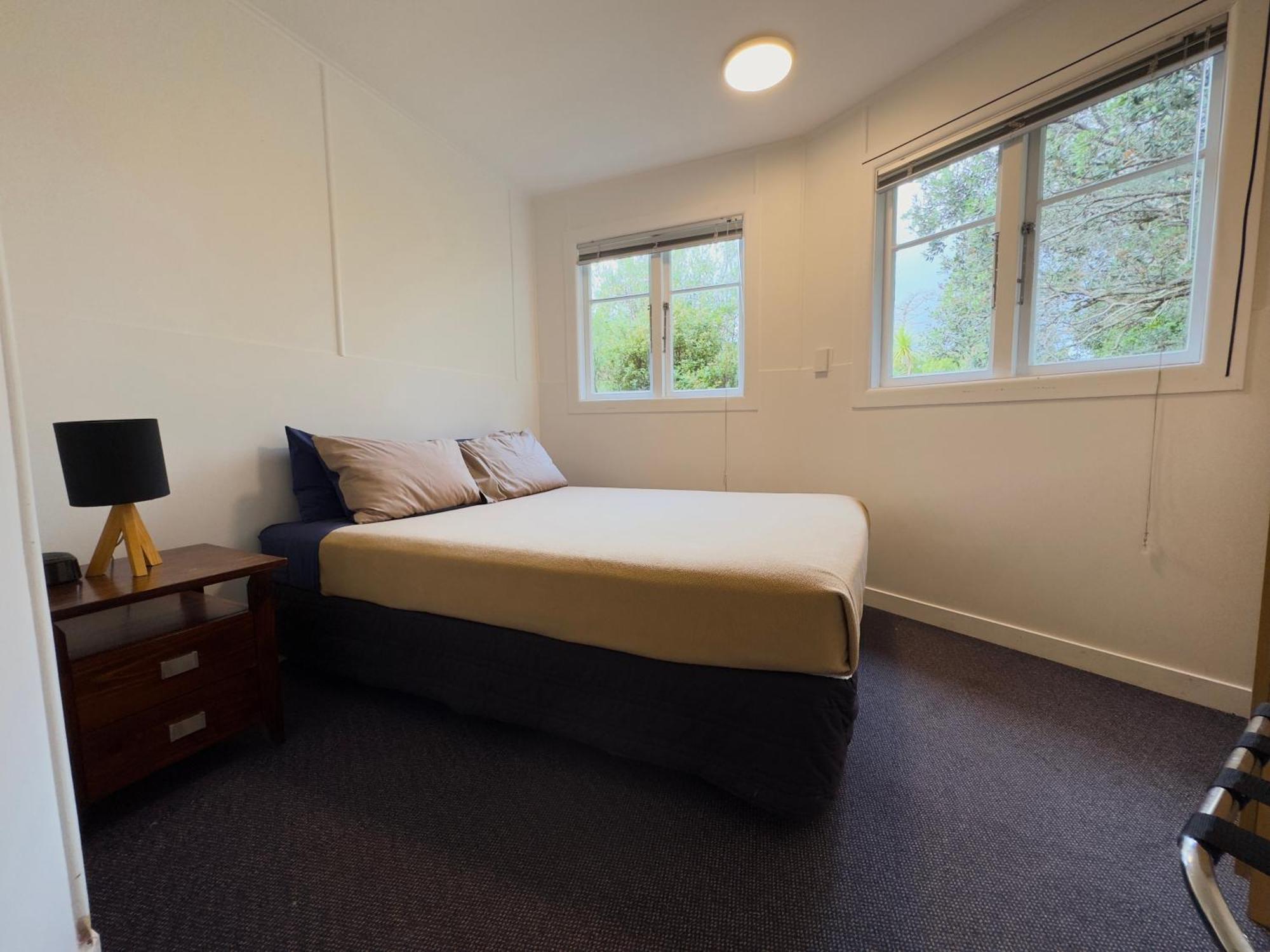 Waiheke Backpackers Hostel Onetangi ภายนอก รูปภาพ