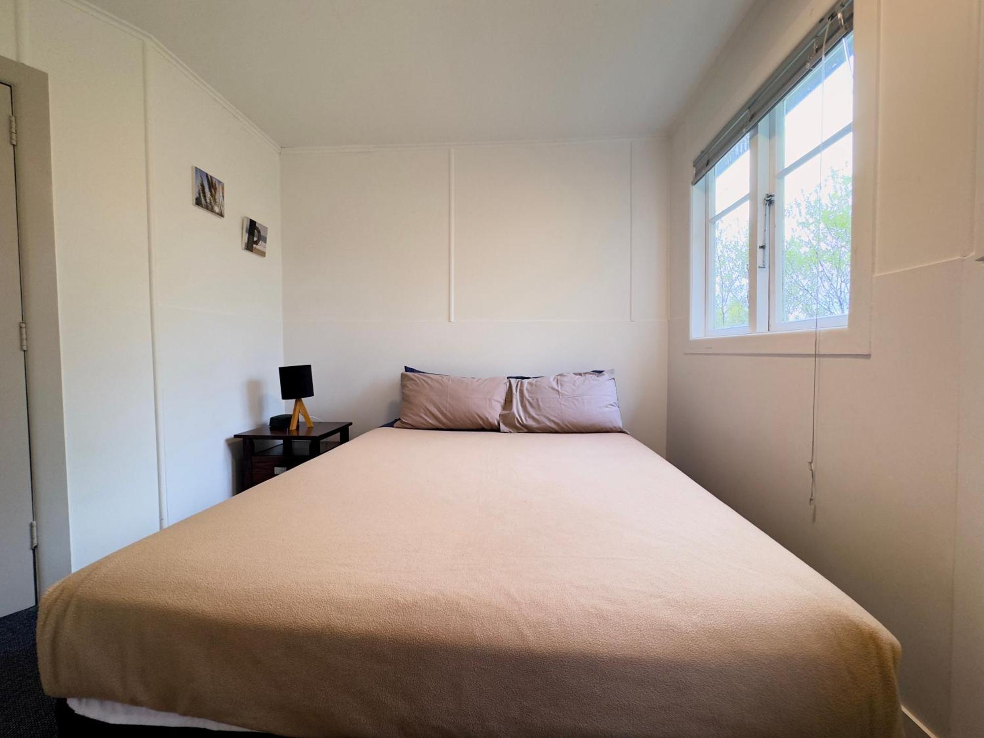 Waiheke Backpackers Hostel Onetangi ภายนอก รูปภาพ